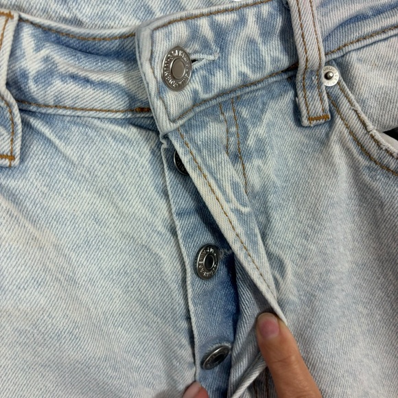 H&M & Denim 90’s Distressed Boyfriend Light wash Jeans Grunge High Rise Size 0 - Picture 4 of 10